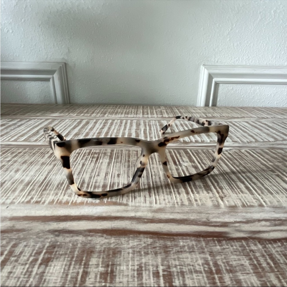 Chic Tortoise Shell Square Glasses - image 1